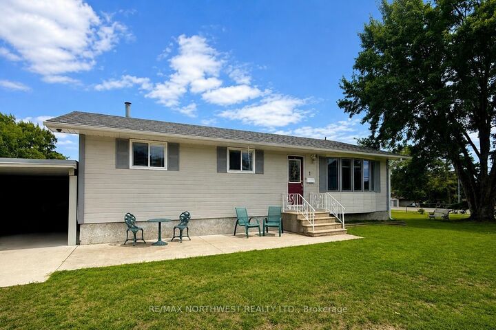 Property Photo:  1 Kirkpatrick Avenue  ON P9N 4K5 