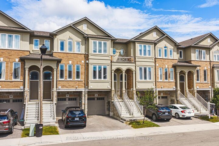 94 Laguna Village Crescent — photo 1