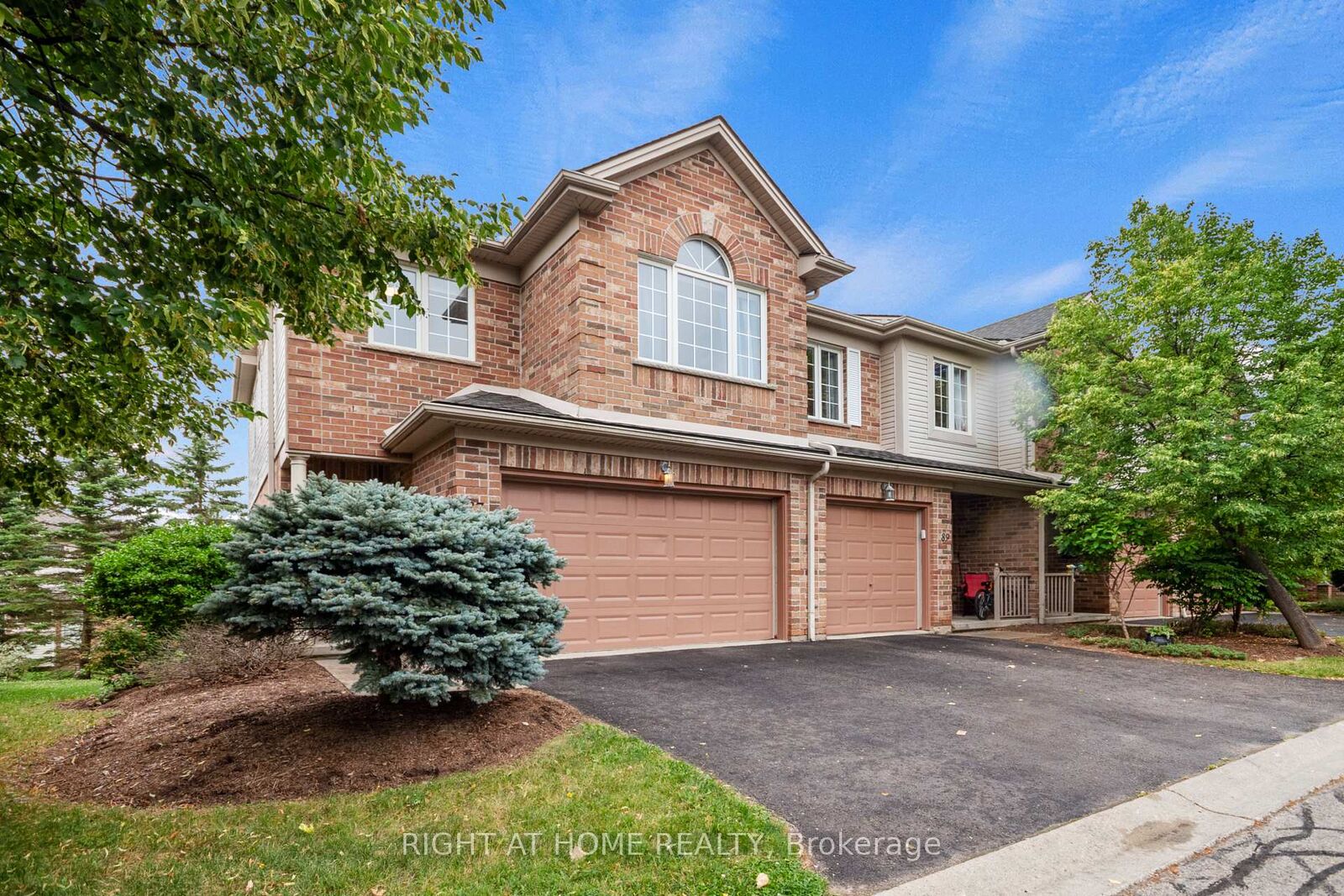 Property Photo:  320 Ambleside Drive 87  ON N6G 5H8 