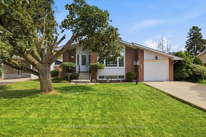 343 Duncombe Drive — photo 1