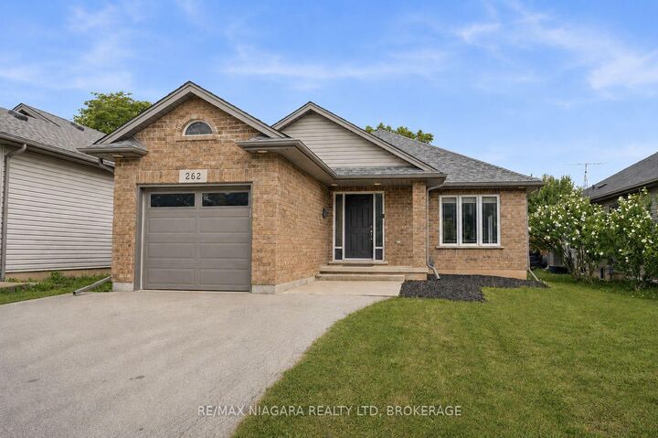 Property Photo: 262 Draper's Street ON L3C 7N2