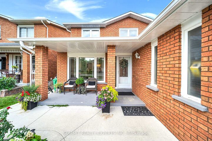 Property Photo: 29 Coronation Circle ON L6Z 4A9