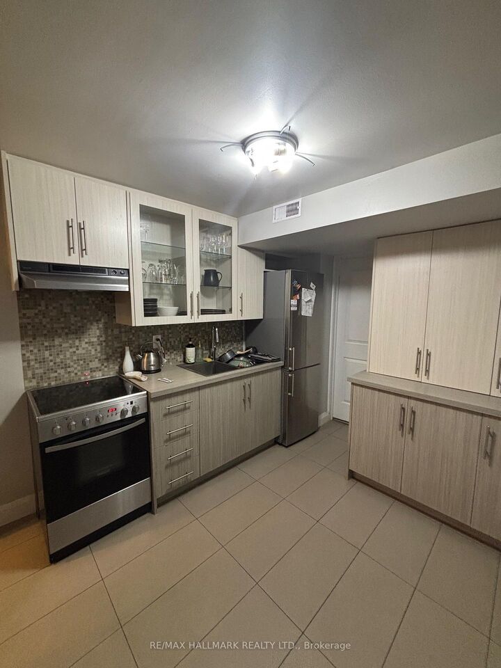 Property Photo: 97 Oriole Parkway ON M5P 2G7