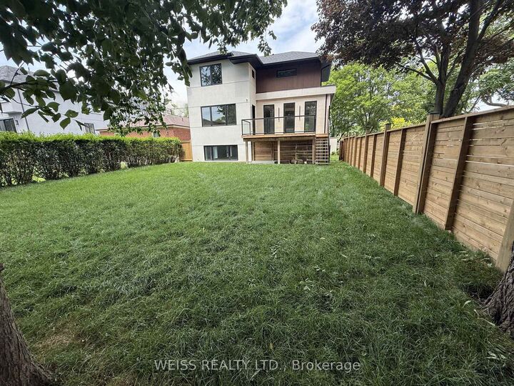 Property Photo: 137 Bannockburn Avenue ON M5M 2N4