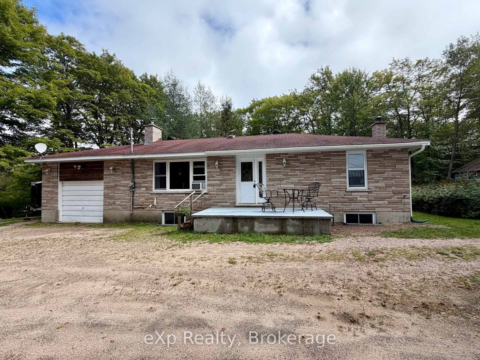 Photo de la propriété: 1643 And 1671 Eagle Lake Road ON P0A 1X0