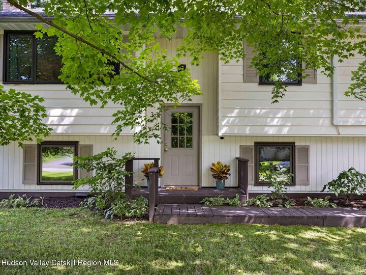 Property Photo:  33 Alan  NY 12484 