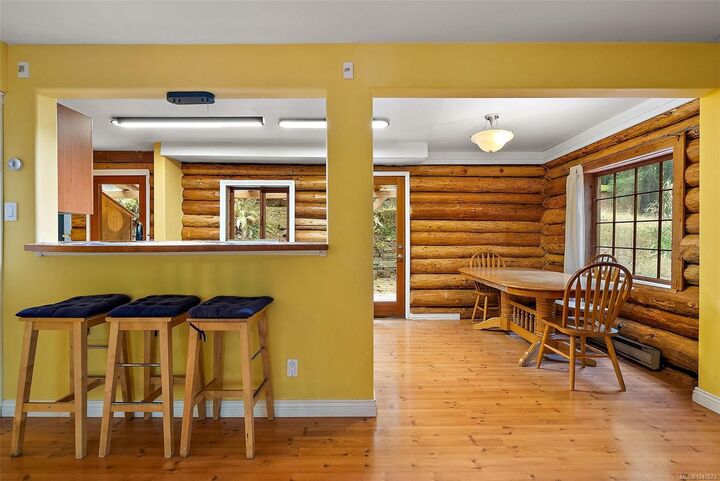 Property Photo: 135 Fairway Dr BC V8K 1M6