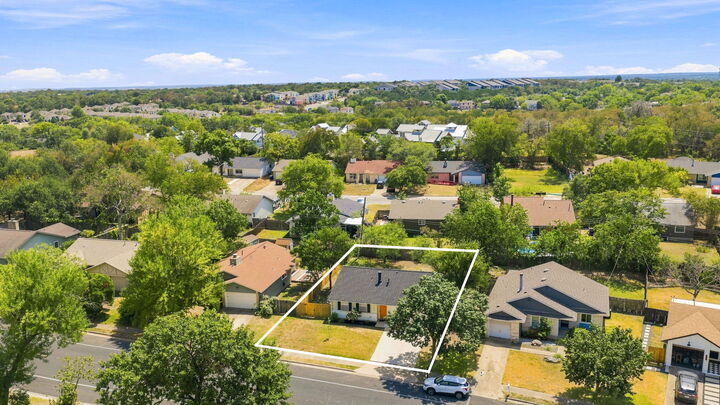 Property Photo:  3211 Plantation Road  TX 78745 