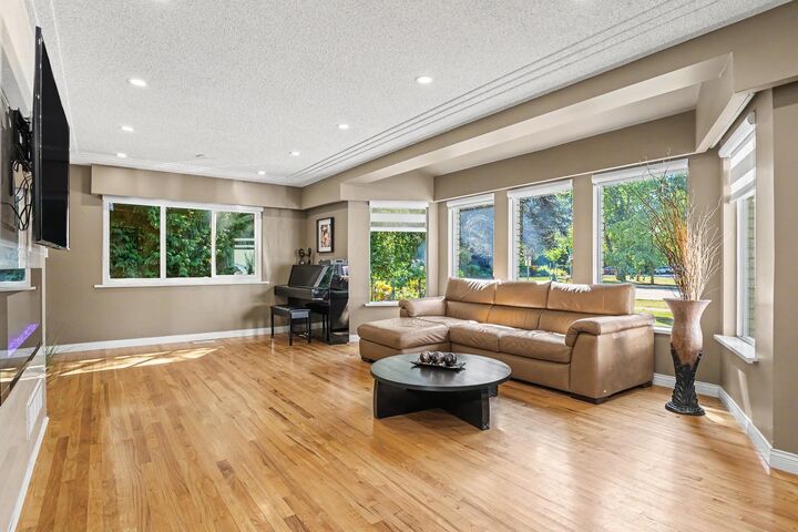 Property Photo: 677 Gatensbury Street BC V3J 5G9