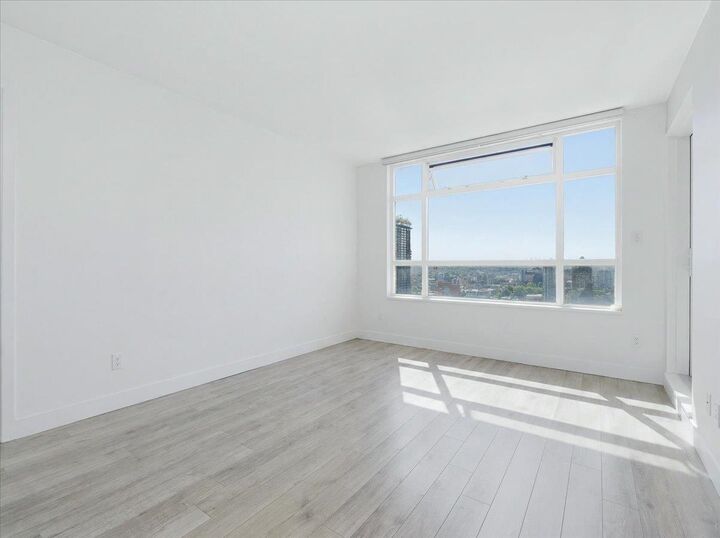Property Photo: 438 Seymour Street 2008 BC V6B 6H4
