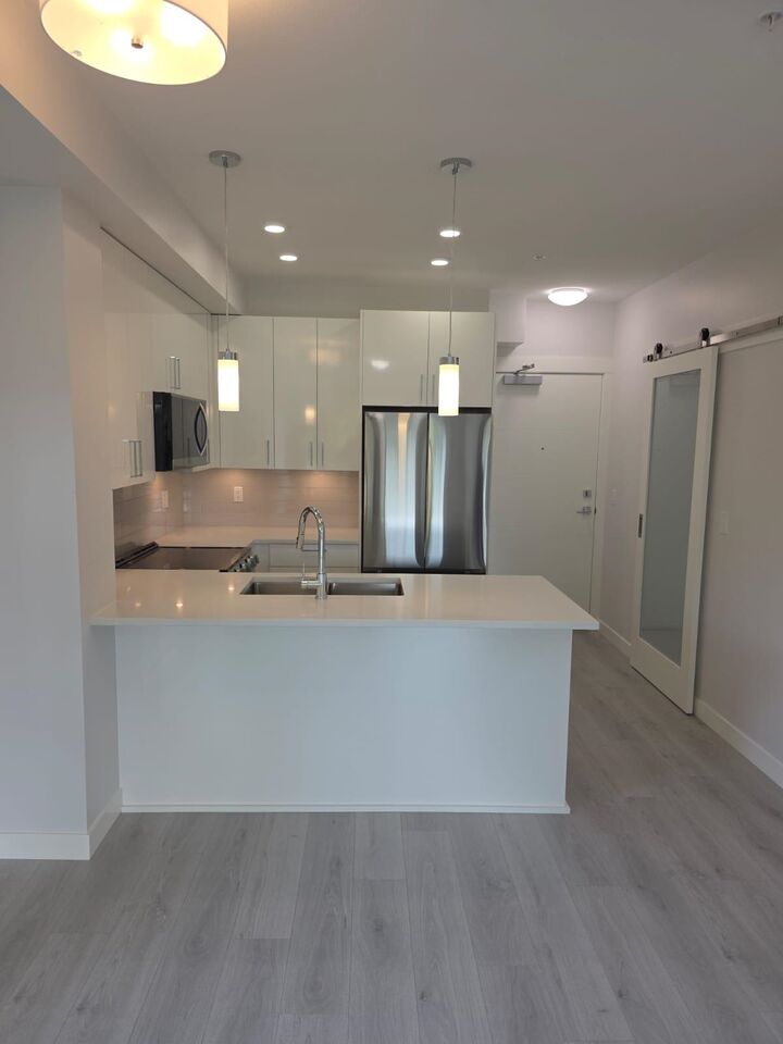 Property Photo:  33886 Pine Street 123  BC V2S 0N9 