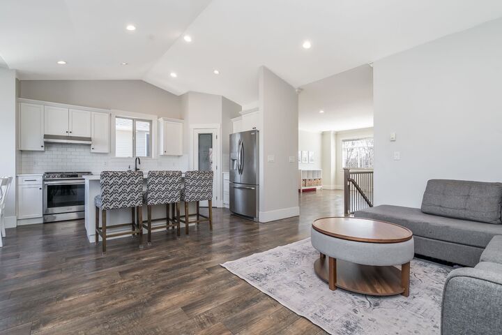 Property Photo: 34831 1 Avenue BC V2S 8C1