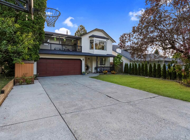 12183 234 Maple Ridge Street — photo 1