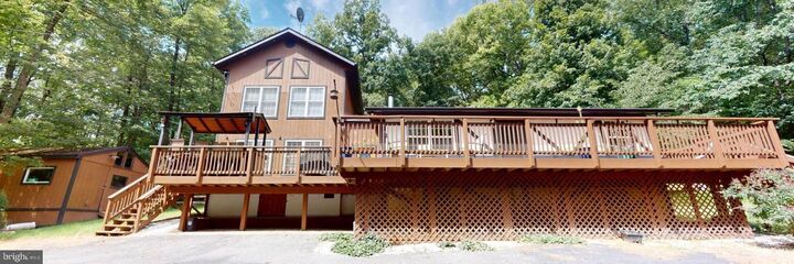 Property Photo:  104 Laurel Lane  VA 20135 