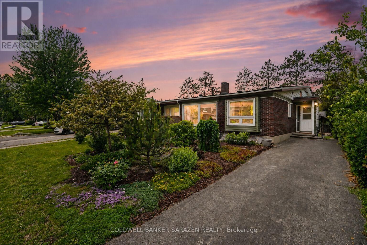 Property Photo:  79 Woodfield Drive  ON K2G 0A1 