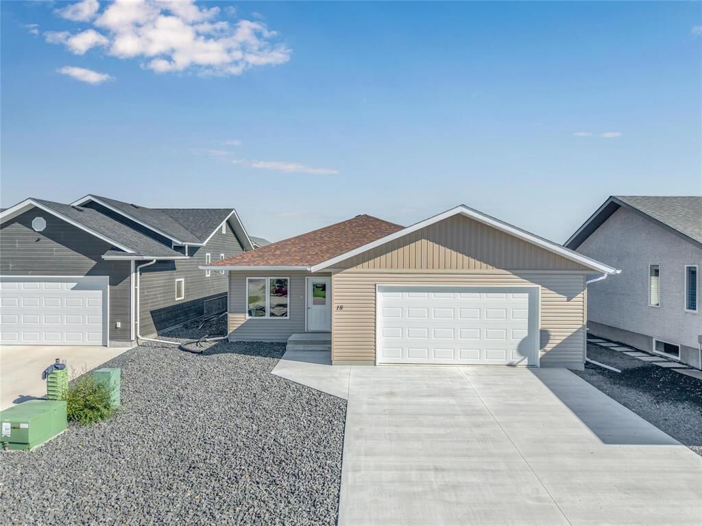 Property Photo:  18 Acorn Bay  MB R0E 0C0 