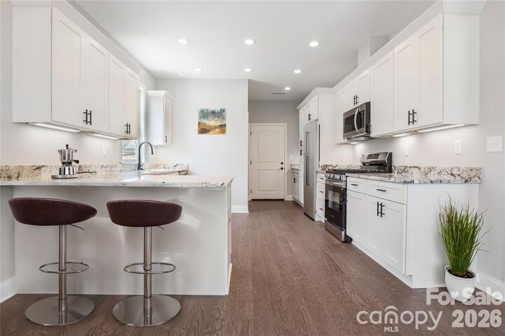 Property Photo:  827D Wynnshire Drive 62  NC 28601 