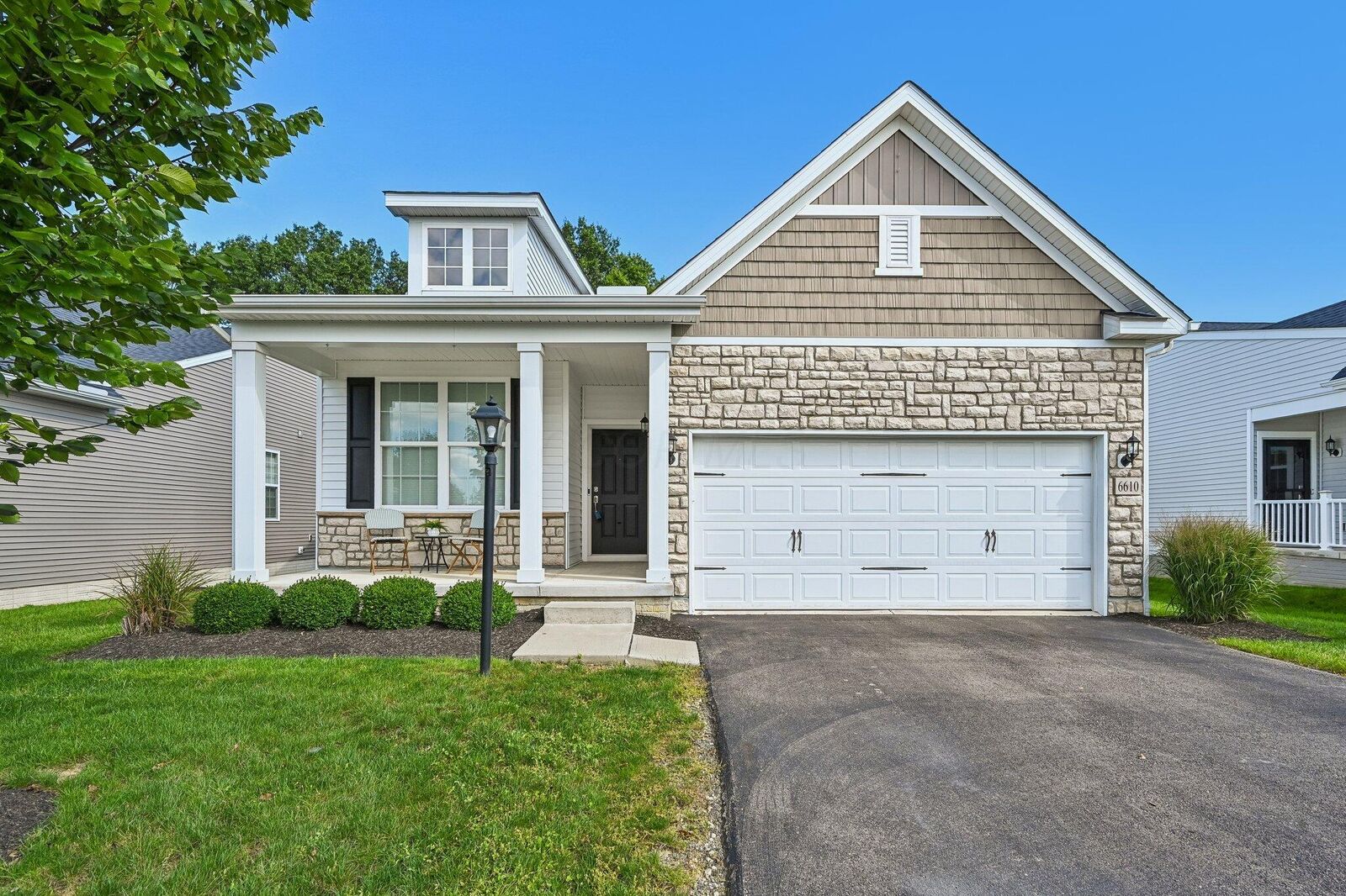 Property Photo: 6610 Wolfedown Way OH 43081