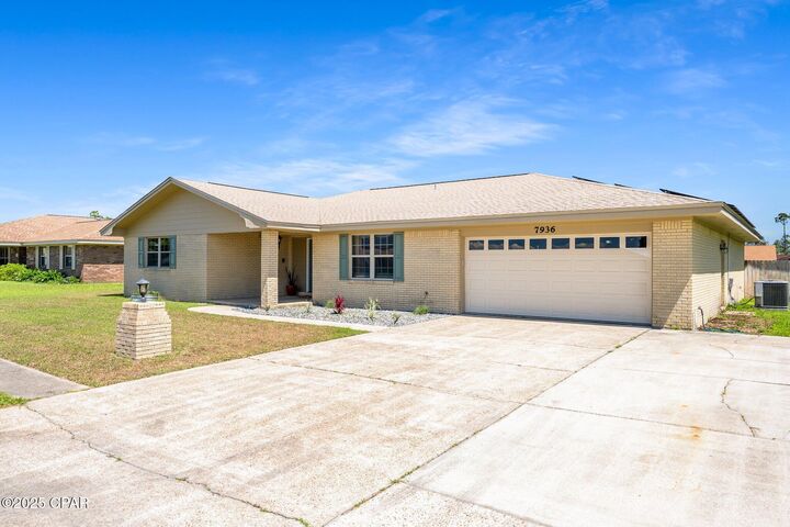 Property Photo: 7936 Betty Louise Drive FL 32404