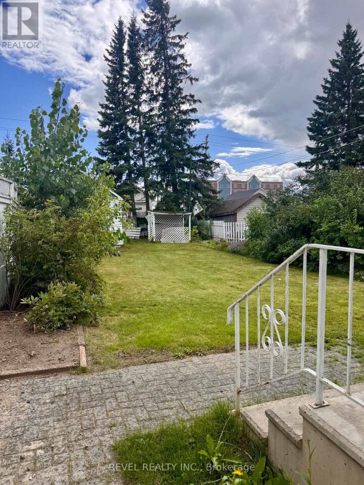Property Photo:  121 Floral Avenue  ON P4N 4H6 