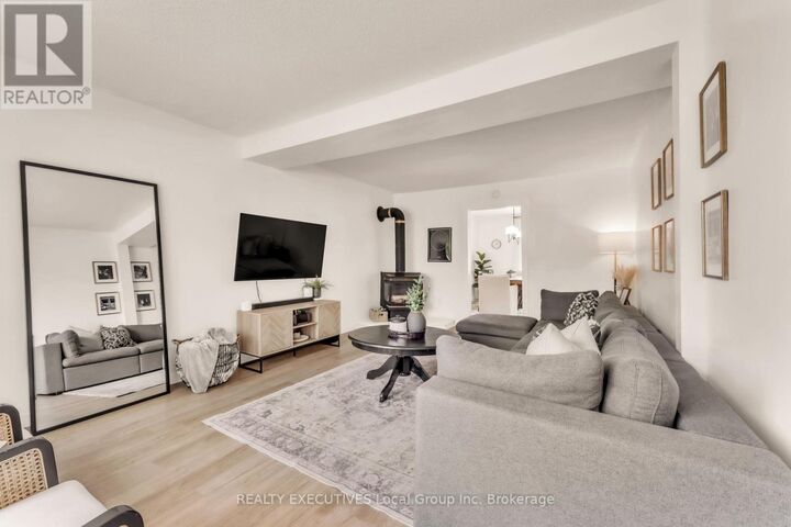 Property Photo:  143 Whitney Avenue  ON P1A 1Y7 
