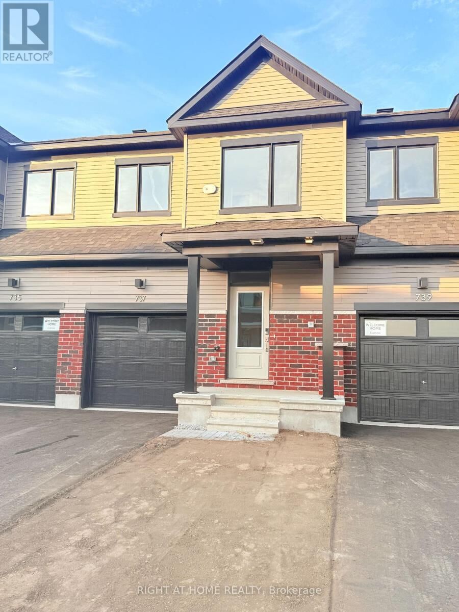 Property Photo:  737 Haflinger Row  ON K0A 2Z0 