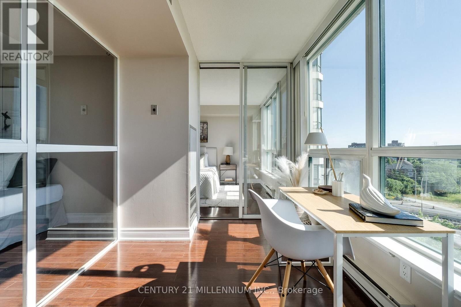 Property Photo:  4450 Tucana Court 902  ON L5R 3R4 