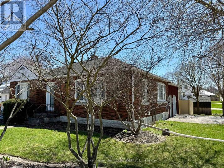 Property Photo:  501 Napier Street  ON N0G 2V0 