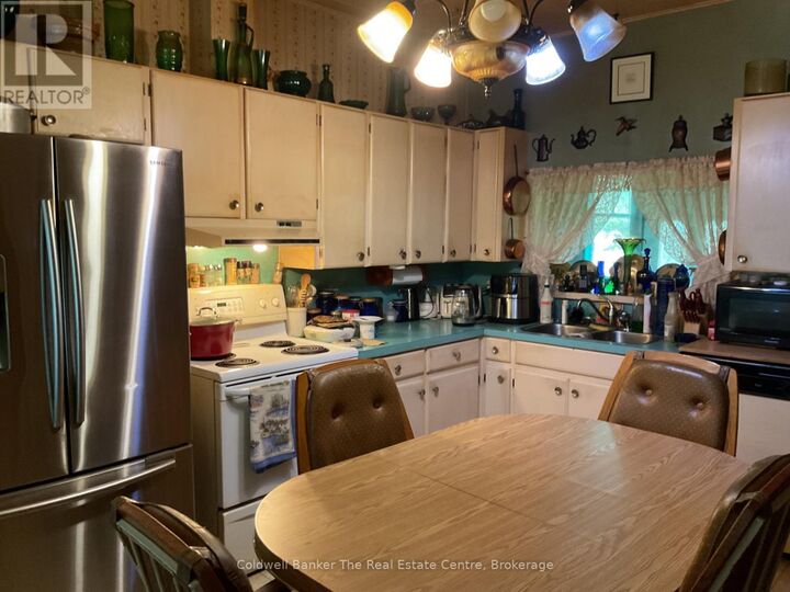 Property Photo:  610 John Street South  ON P1P 1J9 