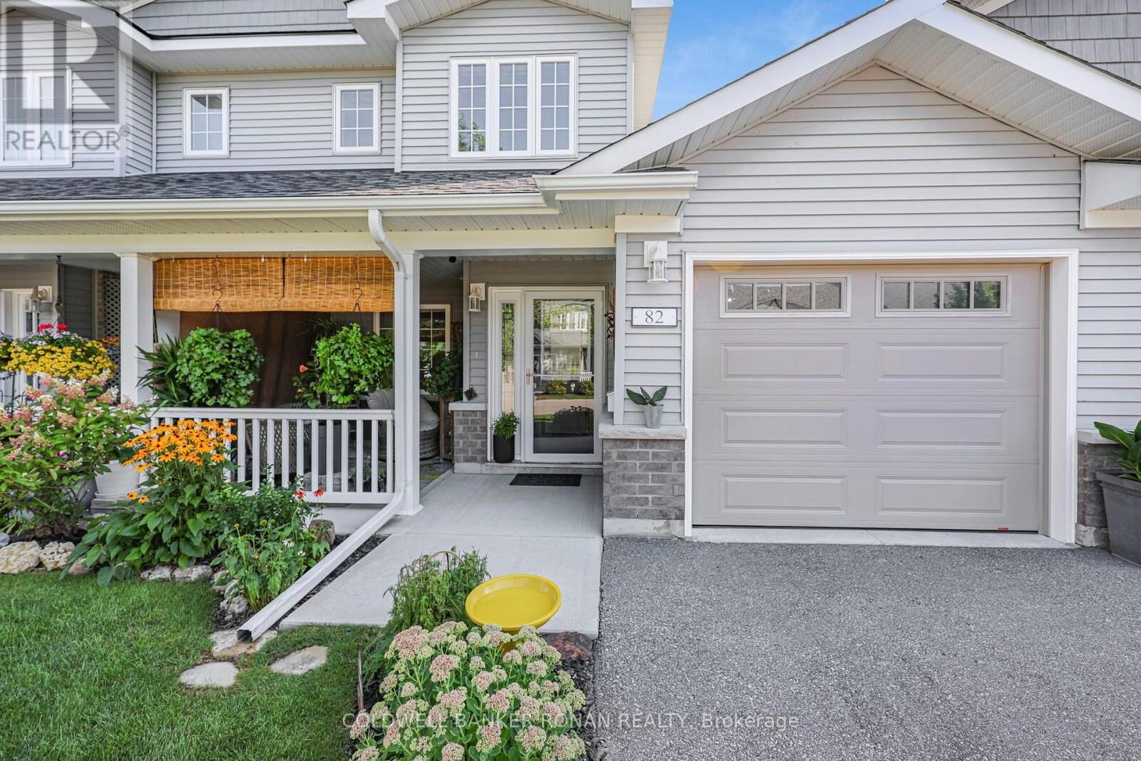 Property Photo:  82 Ivy Crescent  ON L9Z 0H8 