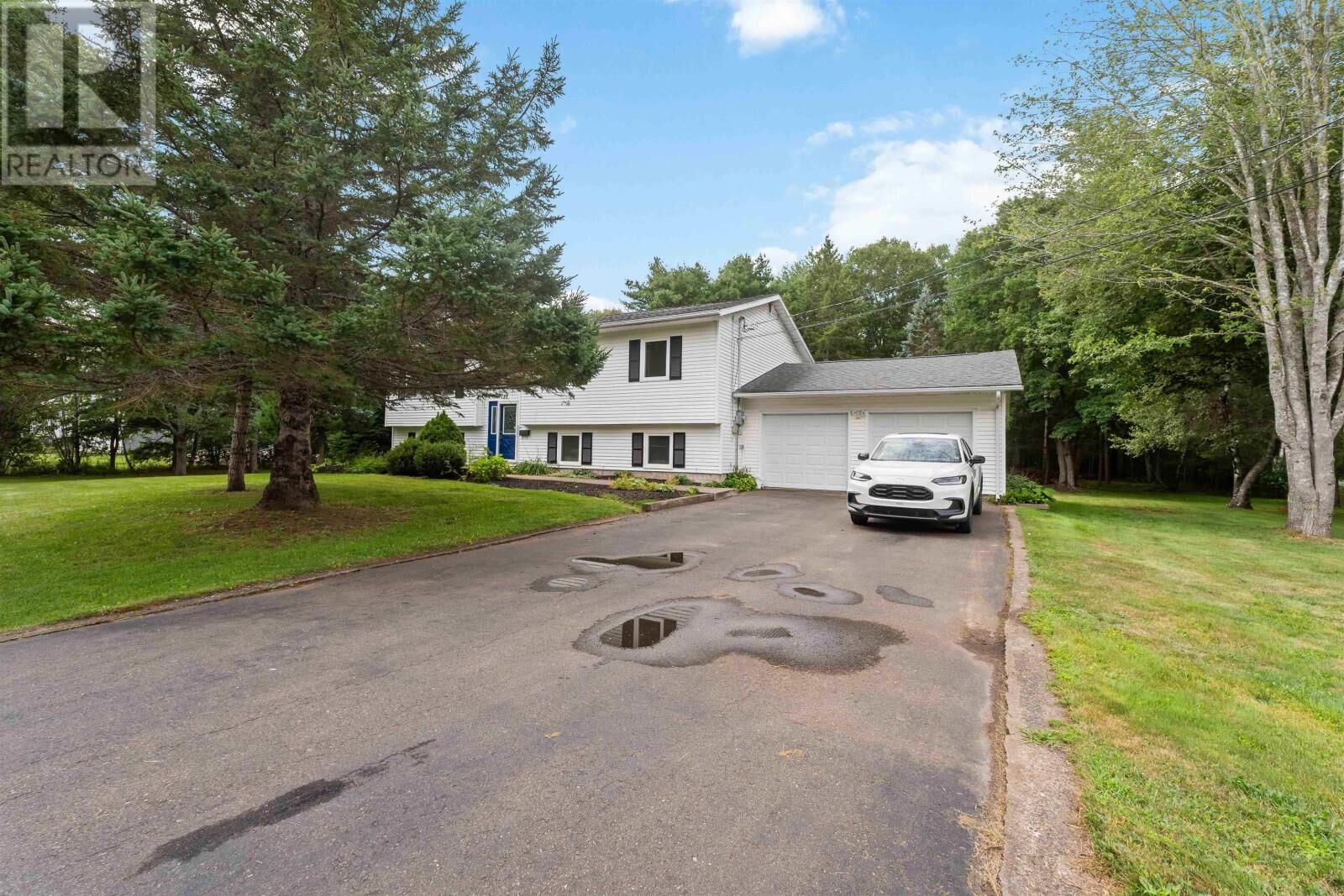 Property Photo:  127 Willow Avenue  NS B0P 1R0 