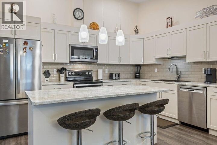 Property Photo:  1873 Parkview Crescent 8  BC V1X 7G7 