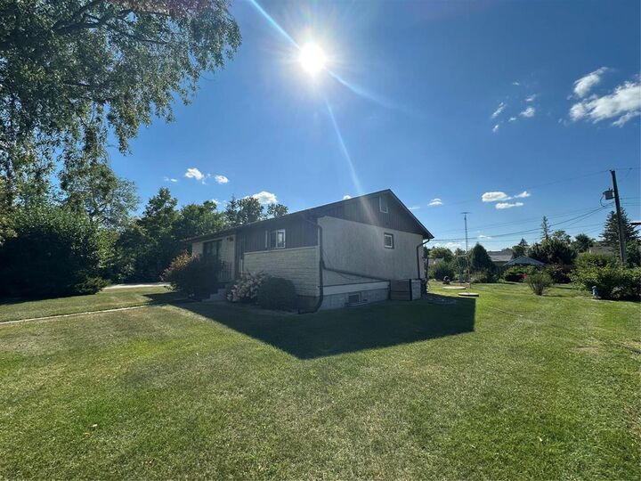 Property Photo:  224 Church Avenue  MB R0J 1P0 