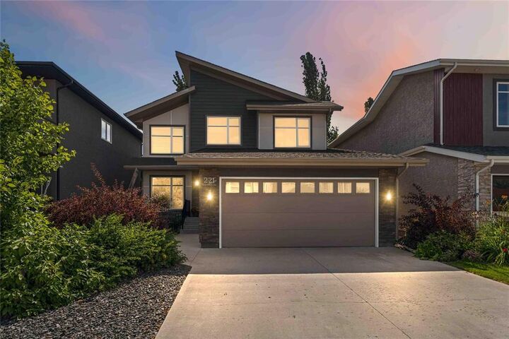 Property Photo: 221 Bonaventure Drive MB R3X 0N1