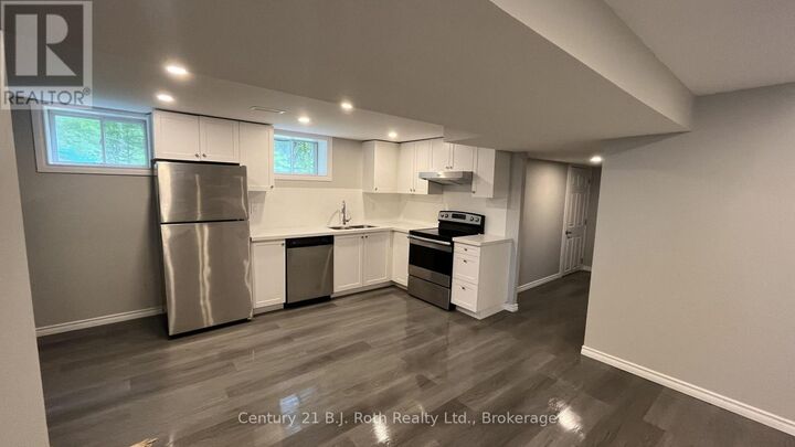 Property Photo:  687 Victoria Street Lower  ON L4R 1A9 