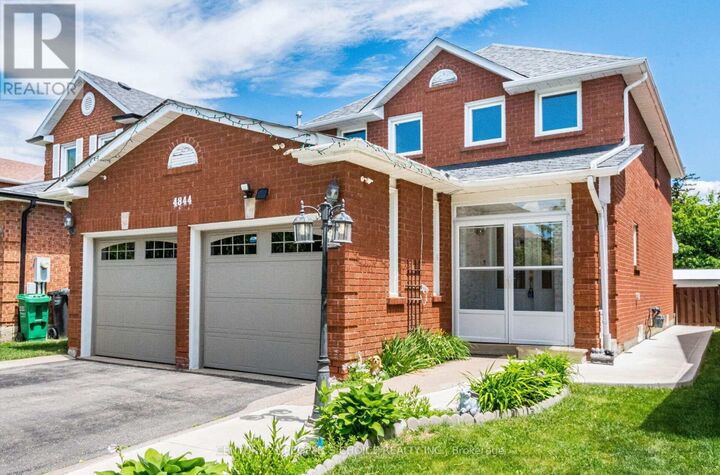 Property Photo:  4844 Owl Circle  ON L4Z 2P7 