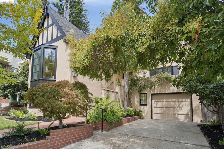 Property Photo:  312 Saint James Drive  CA 94611 
