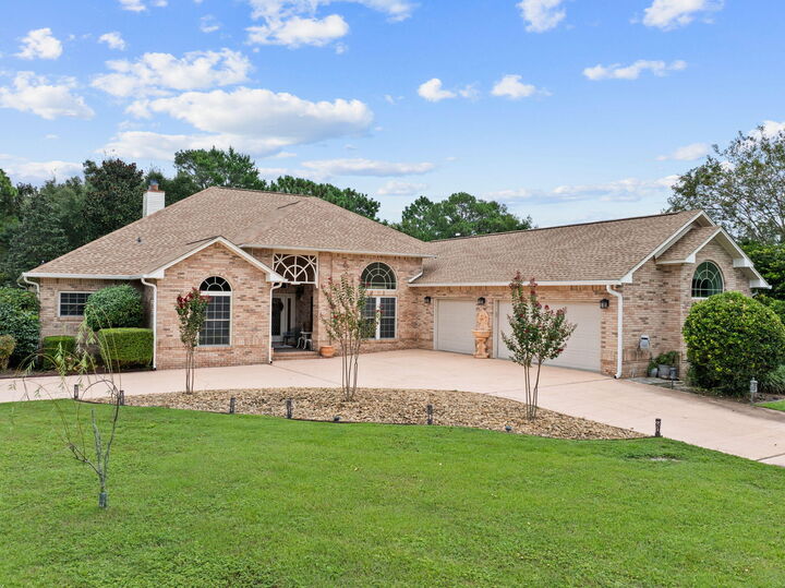 Property Photo:  2446 Knotty Pine Drive  FL 32566 