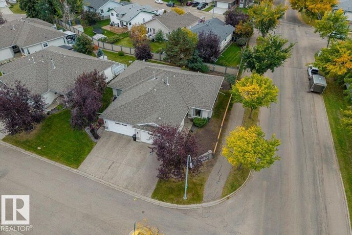 Property Photo: 1 Longview Place AB T7X 3Y5