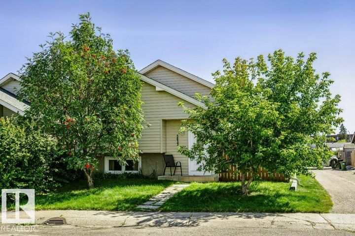 3633 44 Avenue NW — photo 1