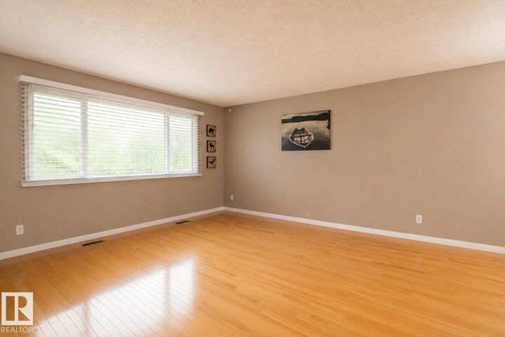 Property Photo: 882 Knottwood Road NW AB T6K 3C3