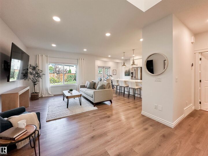 Property Photo:  18 Robin Way  AB T8N 7T6 