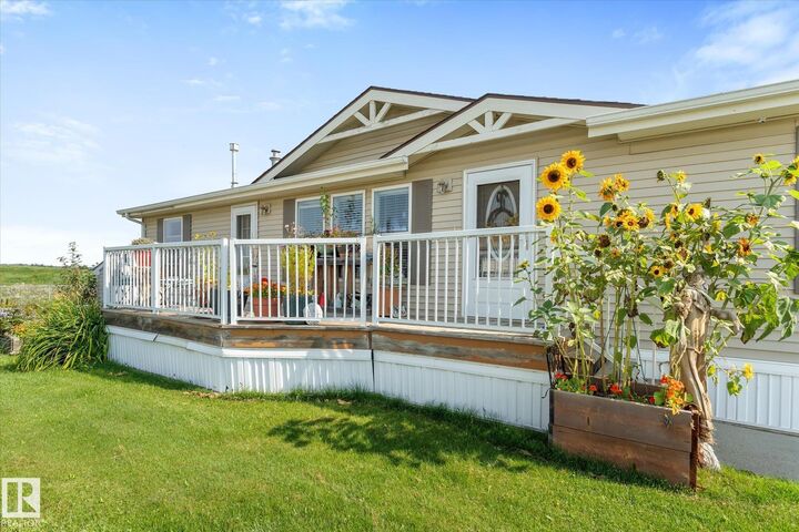 Property Photo:  1242 53222 Range Road 272  AB T7X 4K4 