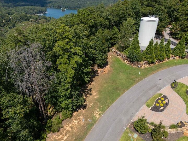 Property Photo:  104 Somerset Lane  GA 30132 