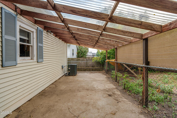 Property Photo:  702 Avenue A W  ND 58501 