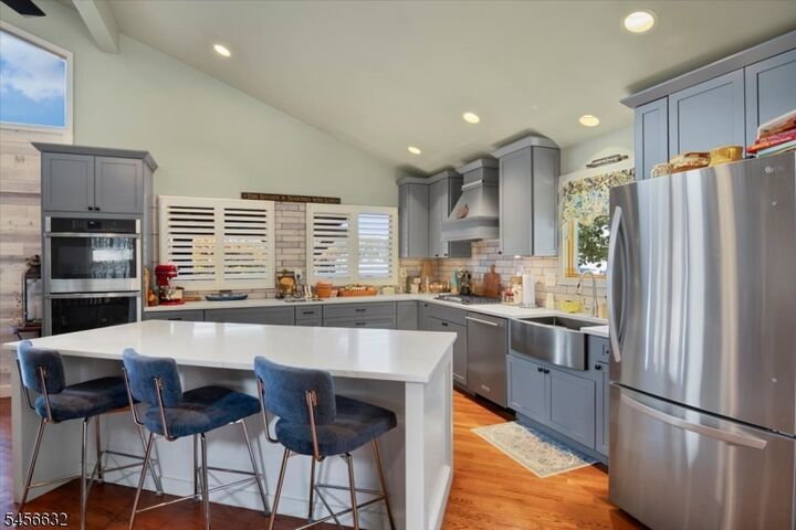 Property Photo:  5 Lee Dr  NJ 07856 