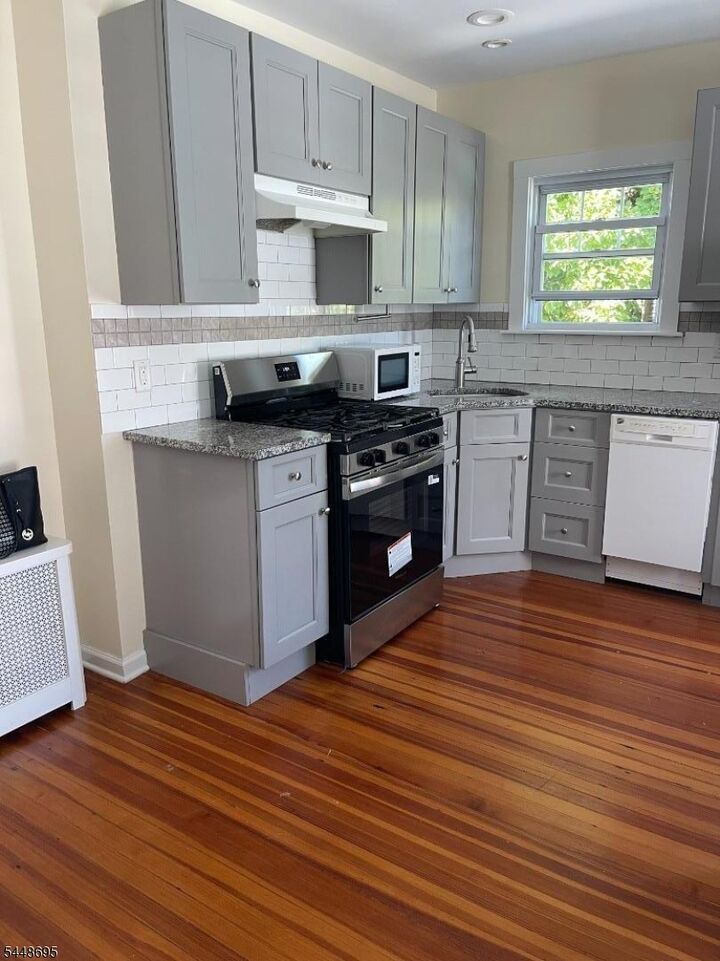 Property Photo:  17 Chestnut St - Unit 2  NJ 07006 