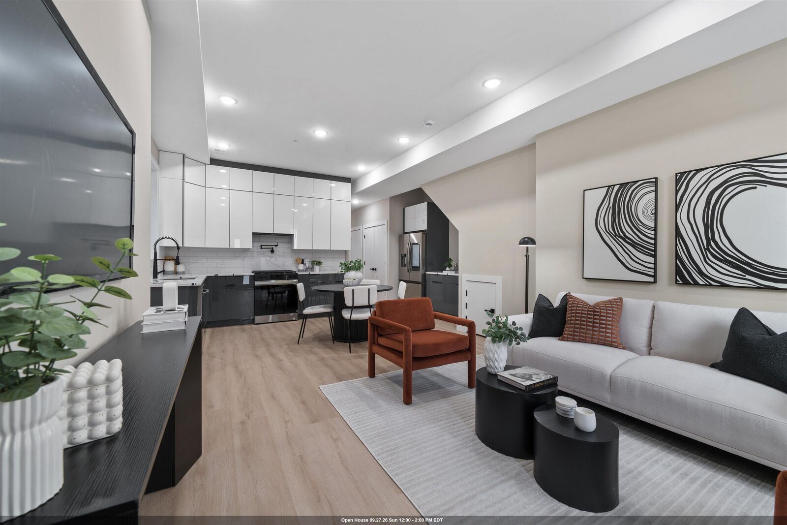 Property Photo:  94 South St 1  NJ 07307 