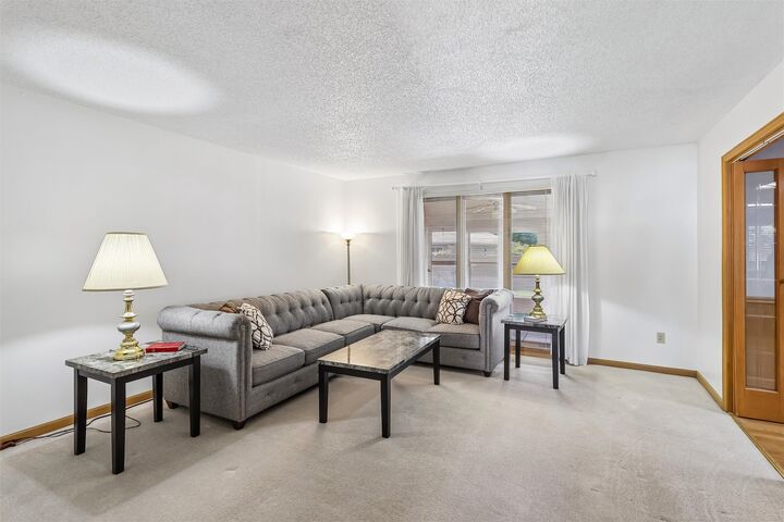 Property Photo:  5870 Dogwood Lane  IA 50131 