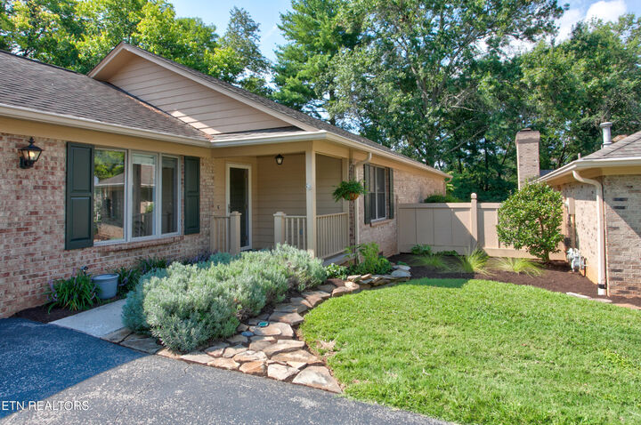 Property Photo:  923 Jamestown Way  TN 37803 
